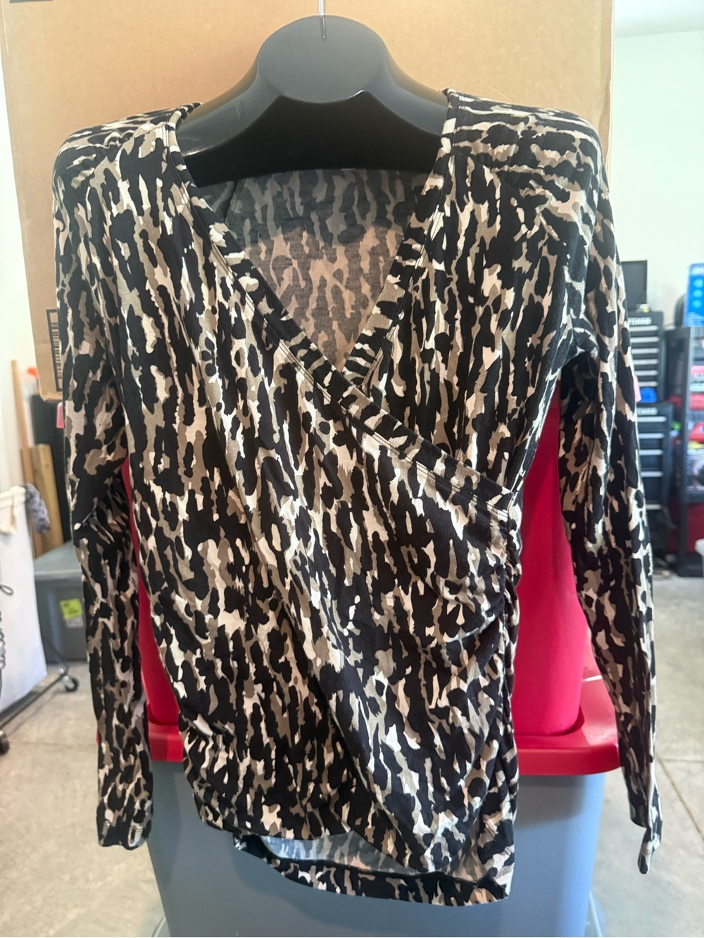 Long-Sleeve Wrap Top in Black and Cream m82